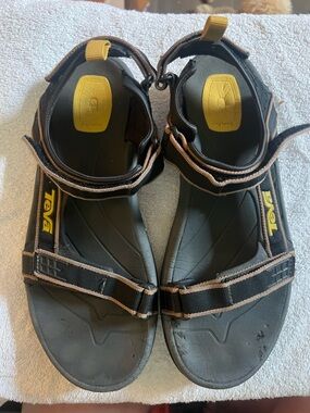 Teva Tanzania Sport Black Sandals with Yellow Accents, Pre-owned men’s 10.5